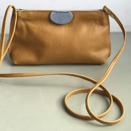 kniptasje PUK okergeel/ ijsblauw