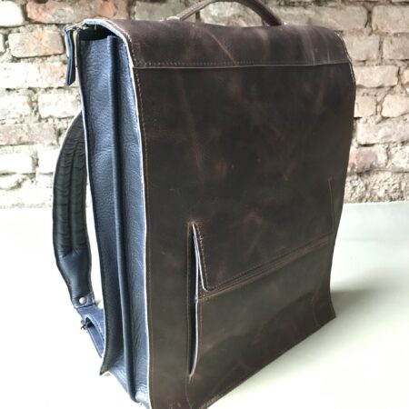 Voorbeeld werktas / rugtas donkerbruin met donkerblauw