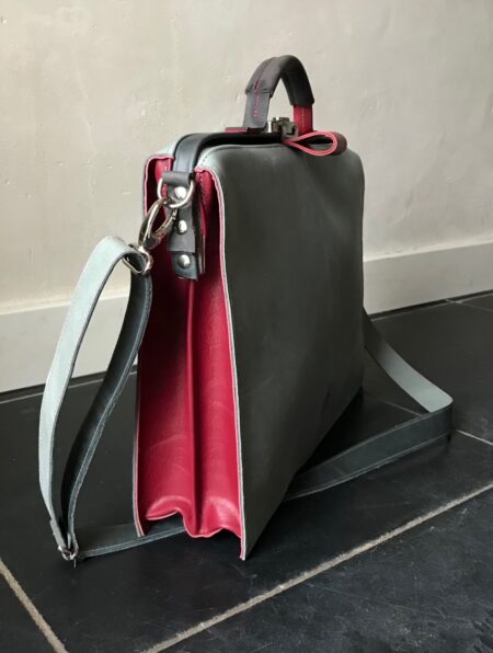 laptoptas CHARLEY ijsblauw / rood